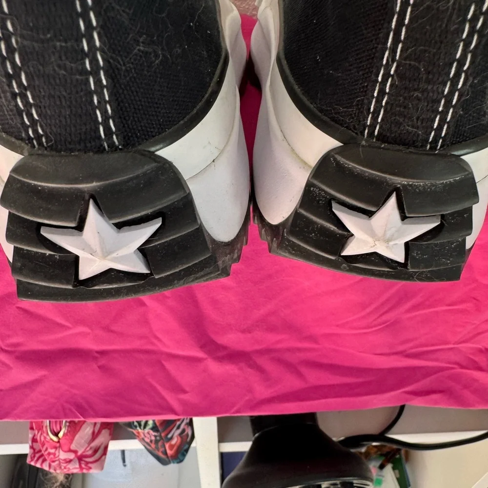 Converse Unisex Sneakers - Picture 2 of 5